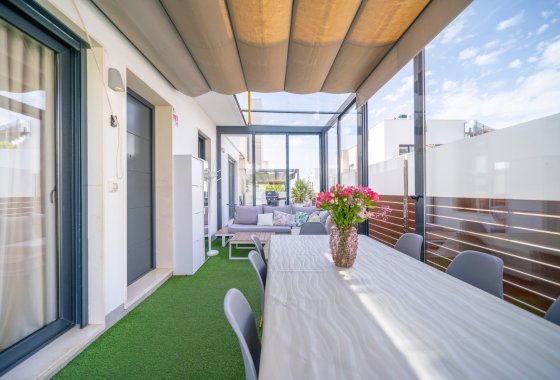 Resale - Villa - Torrevieja