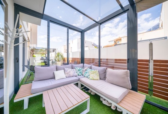 Resale - Villa - Torrevieja