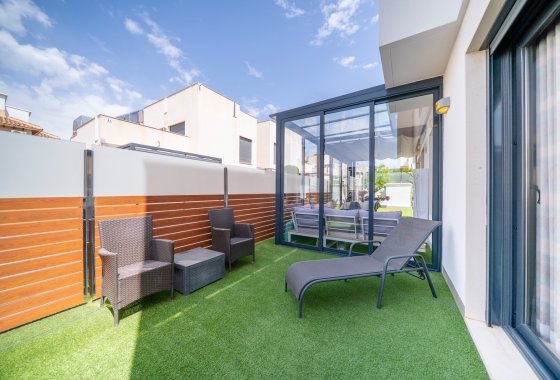 Resale - Villa - Torrevieja