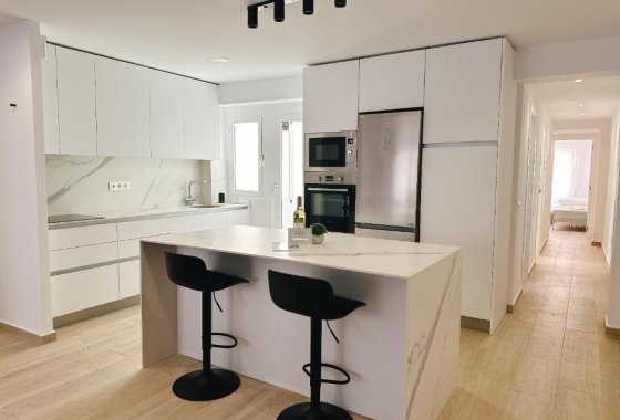 Resale - Apartment / flat - Torrevieja - Playa del Cura