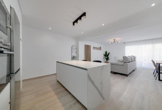 Resale - Apartment / flat - Torrevieja - Playa del Cura