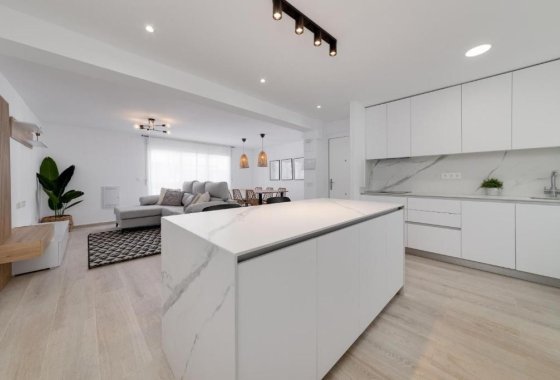 Resale - Apartment / flat - Torrevieja - Playa del Cura