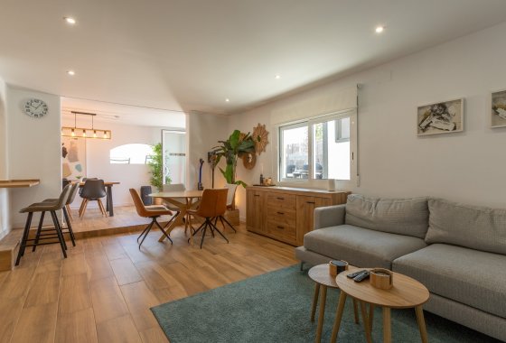 Resale - Villa - Los Balcones