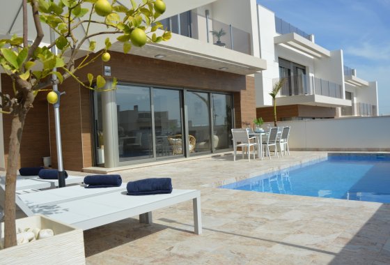 Resale - Villa - Villamartín