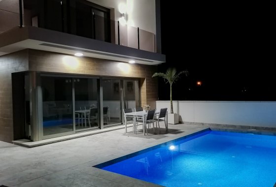Resale - Villa - Villamartín