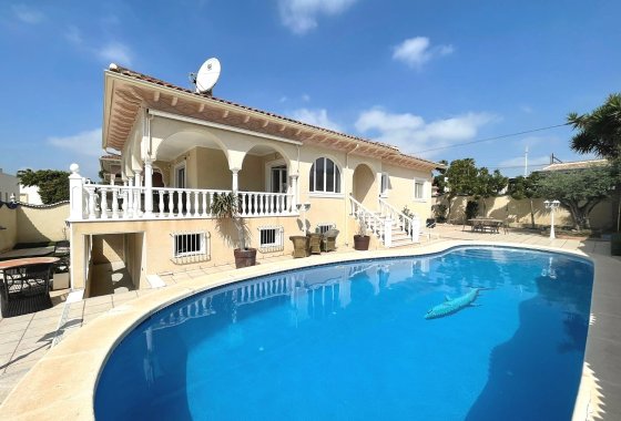 Resale - Villa - Ciudad Quesada