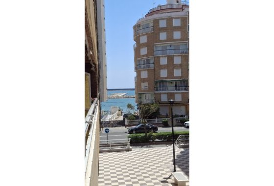 Resale - Apartment / flat - Torrevieja - Playa Acequion