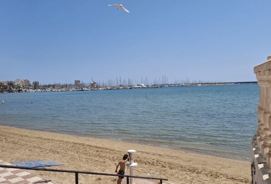 Resale - Apartment / flat - Torrevieja - Playa Acequion