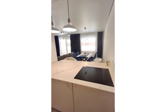 Resale - Apartment / flat - Torrevieja - Playa Acequion