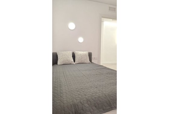 Resale - Apartment / flat - Torrevieja - Playa Acequion