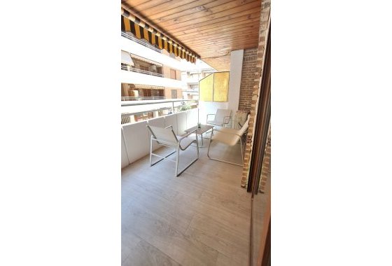 Resale - Apartment / flat - Torrevieja - Playa Acequion