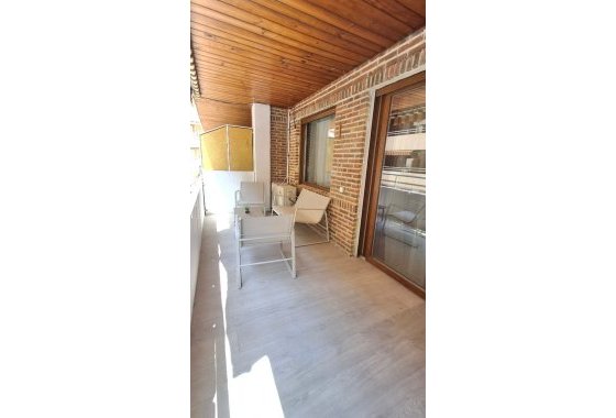 Resale - Apartment / flat - Torrevieja - Playa Acequion
