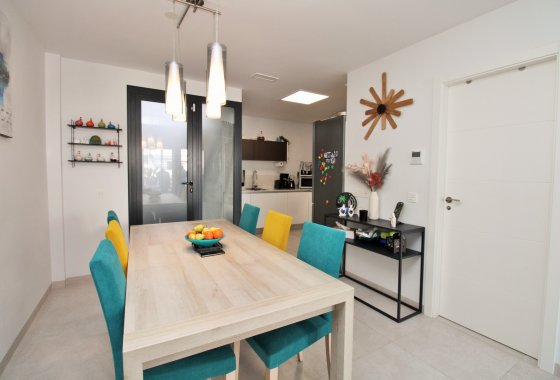 Resale - Townhouse - Villamartín
