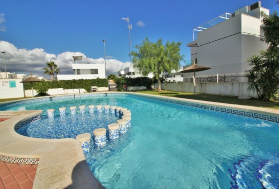 Resale - Townhouse - Villamartín