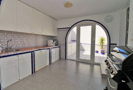 Resale - Villa - Villamartín