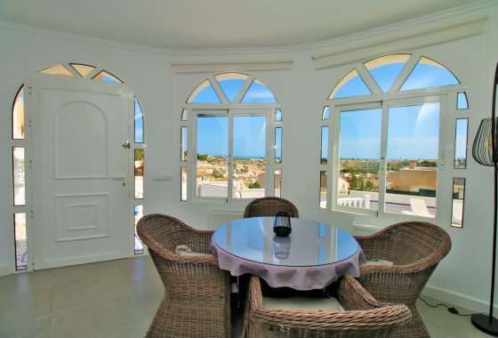 Resale - Villa - Villamartín