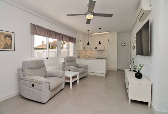 Resale - Villa - Villamartín