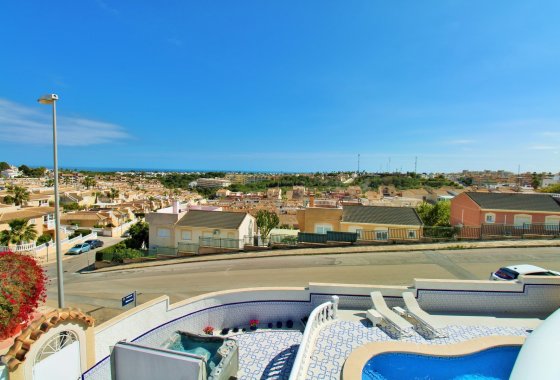 Resale - Villa - Villamartín