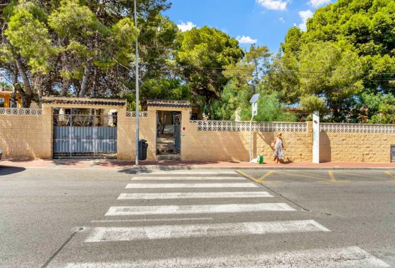 Reventa - Villa - Torrevieja - Los Balcones