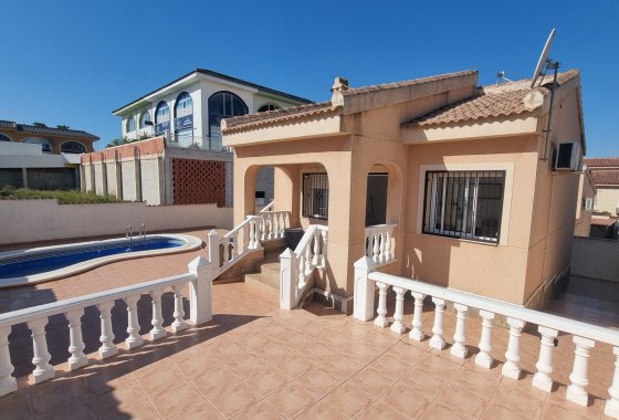 Reventa - Villa - Ciudad Quesada - Benimar