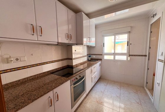 Återförsäljning - Lägenhet / lägenhet - Torrevieja