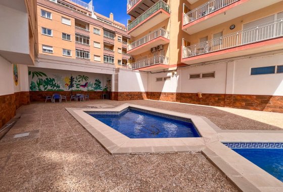 Återförsäljning - Lägenhet / lägenhet - Torrevieja