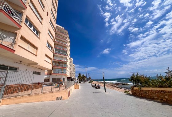 Återförsäljning - Lägenhet / lägenhet - Torrevieja