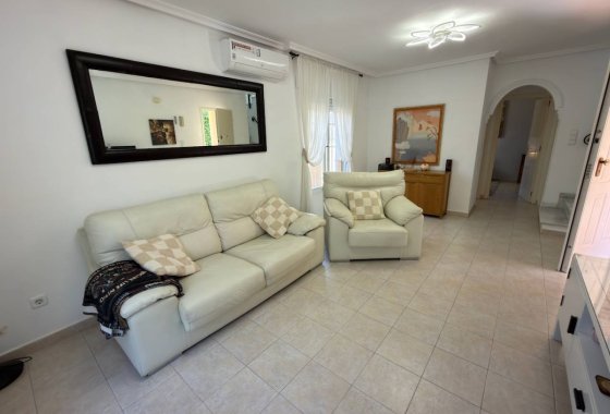 Reventa - Villa - Ciudad Quesada - Doña Pepa