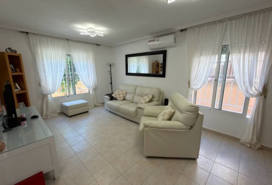 Reventa - Villa - Ciudad Quesada - Doña Pepa