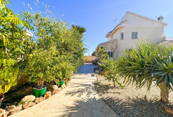 Reventa - Villa - Ciudad Quesada - Doña Pepa
