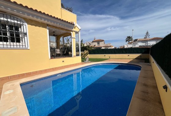 Reventa - Villa - Orihuela Costa - Los Dolses