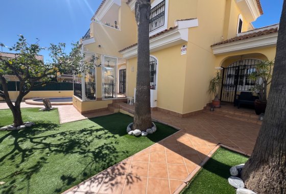 Reventa - Villa - Orihuela Costa - Los Dolses