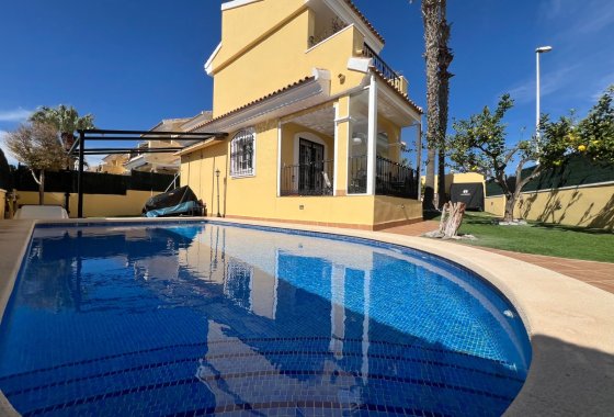 Reventa - Villa - Orihuela Costa - Los Dolses