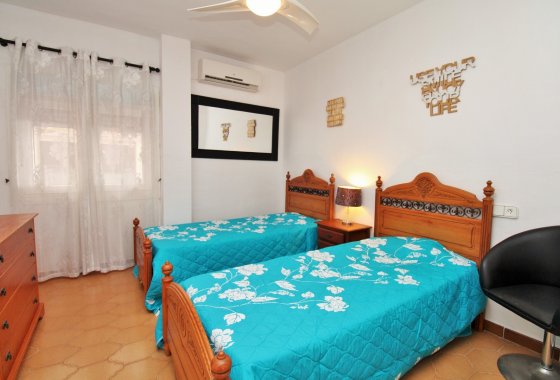 Resale - Apartment / flat - Villamartín