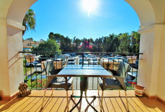 Resale - Apartment / flat - Villamartín