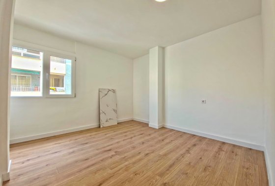 Reventa - Apartamento / piso - Torrevieja - Playa Los Naufragos