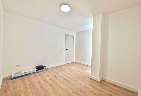 Reventa - Apartamento / piso - Torrevieja - Playa Los Naufragos