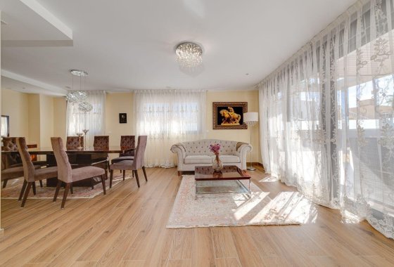 Reventa - Villa - Torrevieja - Los Balcones