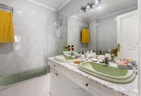 Reventa - Apartamento / piso - Torrevieja - CLUB NAUTICO TORREVIEJA