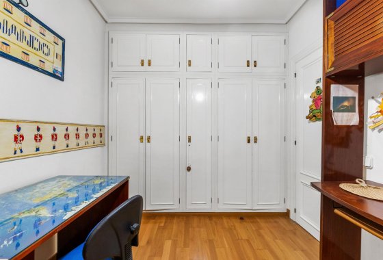 Reventa - Apartamento / piso - Torrevieja - CLUB NAUTICO TORREVIEJA