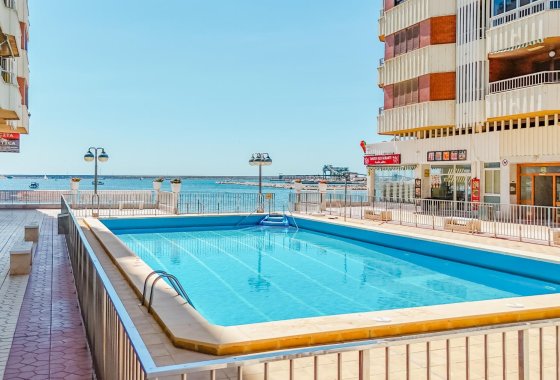 Resale - Apartment / flat - Torrevieja - Playa del Acequión