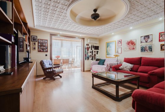 Resale - Apartment / flat - Torrevieja - Playa del Acequión