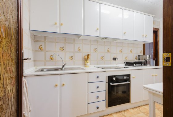 Resale - Apartment / flat - Torrevieja - Playa del Acequión