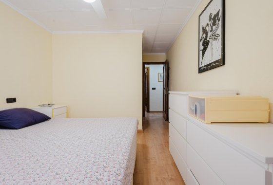 Resale - Apartment / flat - Torrevieja - Playa del Acequión