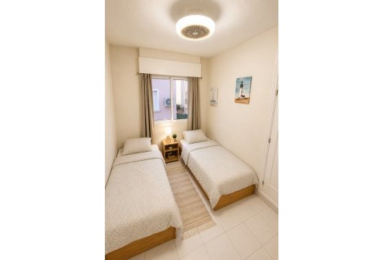 Reventa - Apartamento / piso - Torrevieja - Playa Los Naufragos