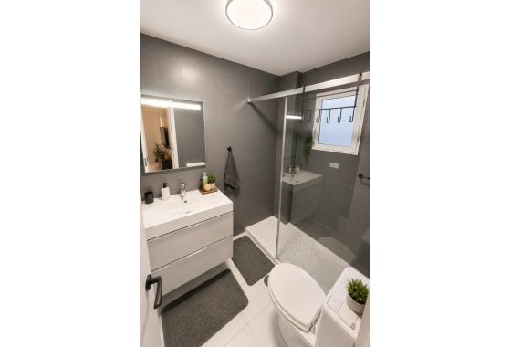 Reventa - Apartamento / piso - Torrevieja - Playa Los Naufragos