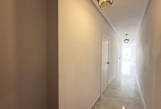 Reventa - Apartamento / piso - Torrevieja - Playa del Acequión