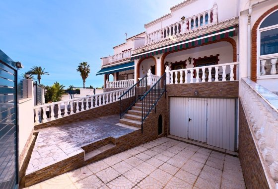 Reventa - Adosado - Torrevieja - Urb. Torrealmendros