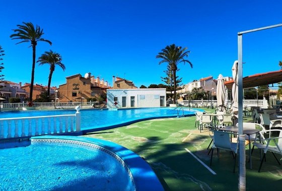 Reventa - Adosado - Torrevieja - Urb. Torrealmendros