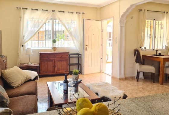 Reventa - Villa - Villamartín
